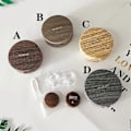 Miniatyrbilde 4 av 4: 1 Sett Imitasjon Trefiber Linseetui Bærbar Linsebeholder Rund Linseholder i Tre for Menn og Kvinner (Kaffe)