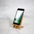 Miniatyrbild 3 av 3: 2 st Bambu Mobiltelefonhållare Universellt Tabletstativ Skrivbords Smartphonefäste för Hemmakontor (med Laddningshål)