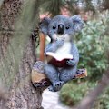 Miniatyrbillede 1 af 5: Solar Bjørn Læser en Bog Havestatue, Koala Bjørn Solar LED Lys