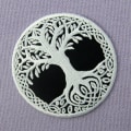 Miniatyrbillede 3 af 5: Broderet patch i form af Yggdrasil, livets træ i