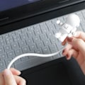 Miniatyrbild 5 av 5: Bärbar USB-driven nattlampa i astronautform för läsning