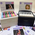 Miniatyrbillede 2 af 6: 2025 Taylor Swift grænseoverskridende klaverkalender bordkalender miniature klaver noder ornamenter White