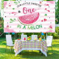 Pikkukuva 3 / 5: 1. syntymäpäiväjuhlan banneri Our Little Sweetie Summer Watermelon -teemainen ensimmäinen syntymäpäiväkuvaustausta taustakangas syntymäpäiväjuhlan koristeluun