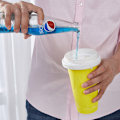 Miniatyrbillede 2 af 7: Kryc-Hjemmelavet smoothie kop, one-squeeze iskop, kølekop, hurtig nedkøling om sommeren, ryst og klem kop yellow 301-400ml