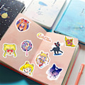 Pikkukuva 4 / 5: Sailor Moon Tarrat 100 kpl, Piirrosesteettiset Vinyyli Tarrat ja Tarrat, Ihanat Kylmät Kannettavan Tietokoneen Vedenpullo Tarrat, Tarrat Hydro Flaskille, Autolle, Rullalaudalle