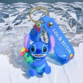 Miniatyrbillede 4 af 4: Anime sød Stitch silikone nøglering, PVC vedhæng nøglering ringholder armbånd tilbehør til børn gaver（Akin Stevie-side kram）