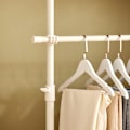 Pikkukuva 6 / 9: SoBuy Kapea vaatekaappi lattialle,vaatekaapin hyllylevy FRG109-W White Length 77-112cm