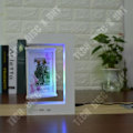 Miniatyrbild 2 av 3: TD® Creative tresidig hängande magnetisk levitation fotoram fyra led-lampor för presentdekoration mode vit färg