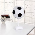 Miniatyrbillede 2 af 4: TD® Kreativ fodboldlampe model fodbold skrivebordslampe soveværelse stue sport dekoration fodbold