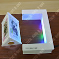 Miniatyrbild 3 av 3: TD® Creative tresidig hängande magnetisk levitation fotoram fyra led-lampor för presentdekoration mode vit färg
