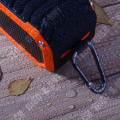 Pikkukuva 4 / 4: Aurinkokäyttöinen langaton bluetooth-kaiutin, monitoiminen FM-radio, kannettava taskulamppu, ulkokäyttöön tarkoitettu bluetooth-kaiutin urheilua vart