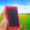 Pikkukuva 3 / 4: TD® Monitoiminen Aurinkopaneelilataaja -10000 mAh Kaksois-USB-portti ja sovitin -Käytännöllinen ja Luotettava - Power Bank Valkoinen ja Punainen