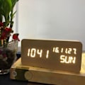 Miniatyrbild 3 av 4: TD® LED Väckarklocka Trä Mute elektronisk röststyrningsfunktion