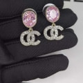 Miniatyrbild 1 av 4: Black Friday, 2024 Nya dubbla C-örhängen Fashionabla mångsidiga örhängen Rosa runda diamanter Lämpliga för semestertjejer Presenter, vuxen, kvinna