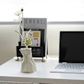 Miniatyrbild 4 av 5: Keramisk vas för blomsterarrangemang, vardagsrum & matbord