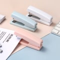 Miniatyrbilde 2 av 6: ##/3 stk. Bærbar Null Innsats Heftemaskin Tang Heftemaskin 25 Ark##/