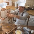 Miniatyrbillede 5 af 5: 2 stk. Unisex Kokkehat med Justerbar Elastisk Bånd til Mænd og Kvinder