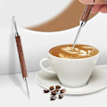 Pikkukuva 2 / 5: Latte Art -kynä, kahvineula, massiivipuinen koukkuneula, maitovaahto, ruusupuu varsi