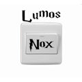 Pikkukuva 1 / 3: Lumos Nox (Valo/Pimeys) Valokatkaisijan Tarra Vinyyli Tarra Lapselle