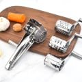 Miniatyrbillede 1 af 2: Osteskærer - Osteskærer Slicer Shredder med 3 Udbytbare