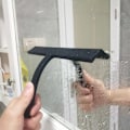 Miniatyrbillede 5 af 5: Bruse Squeegee med Sugkopholder - 22,5 cm Sort - Vindue