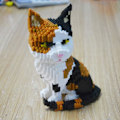 Miniatyrbillede 3 af 5: Siddende Kat, Figur til Samling med Nanoblocks 1300 stykker