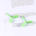 Pikkukuva 2 / 4: Keltaiset kirjanmerkit Silikoniruohon versot Luovat vihreät kirjanmerkit, G
