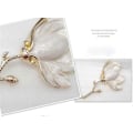 Miniatyrbilde 4 av 5: Elegant hvit magnolia - blomsteremaljebrosje for jakker, frakker og gensere