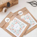 Miniatyrbilde 4 av 5: 500 stk Juleriktig Klistremerker 4 Design Runde Høytidsmerker DIY Baking