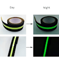 Miniatyrbild 4 av 6: ##/Halkskyddstejp Halkskyddstejp med glow-in-the-dark##/