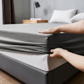 Pikkukuva 5 / 5: ##/Vedenpitävä, hengittävä lakanapäällinen##/