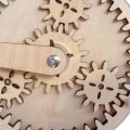 Miniatyrbilde 3 av 5: DIY Busy Board Deler Svinghjul Tidlig Utdannende Treleker for