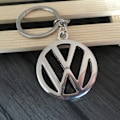 Pikkukuva 1 / 3: VW Uusi Metalli Avaimenperä Ripustimella Hopea