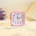 Miniatyrbild 1 av 5: ##/Rosa Tyst Alarmklocka, Tickfri Batteridriven Sängbordsklocka##/