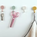 Miniatyrbild 2 av 2: 10-pack självhäftande handdukskrokar, färgglada självhäftande krokar för badrum, toalett, kök, kontor, självhäftande väggkrokar, väggkrokar utan