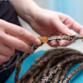 Pikkukuva 4 / 4: Dhrs 9-osainen koukku- ja virkkuukoukkusetti dreadlocksien tekemiseen