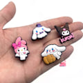 Pikkukuva 4 / 4: Sanrio-sarjan My Melody Cinnamon Dog Crocs -kengät Kukkakirjainen Solki