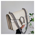 Miniatyrbild 3 av 5: Crossbody axelväska för kvinnor - Ormmönstrad läder Messenger Bag C