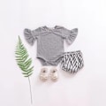 Pikkukuva 3 / 4: Unisex-vauvan lyhythihainen body, monipakkaus, 3 settiä (90 cm)