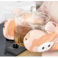 Miniatyrbillede 3 af 5: Et par varmeisolerende handsker, et par anti-skoldningshandsker,