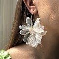 Miniatyrbilde 3 av 5: Kvinners store kronblad dråpe store øredobber store blomster dinglende øredobber med chiffon blomst dusk for ferie bryllup (elfenben)