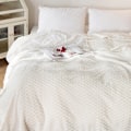 Miniatyrbild 4 av 5: 70*100cm Mjuk Fleecefilt, 3D Moln Snygg Jacquard Filt för Soffa, Mysig Mjuk Lättviktig för Alla Säsonger, Off White Filt