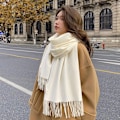 Miniatyrbillede 2 af 3: Sjal Efterår Kvinder Mænd 200 * 70 CM Vinter Silkeblød Elegant Blød Shawl til Bryllup Fest Aften, Hvid