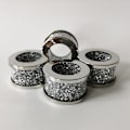 Miniatyrbilde 2 av 5: 4 krystallglass serviettringer, serviettringer fylt med knuste diamanter