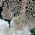 Miniatyrbilde 5 av 5: Rektangulær liten duk i blonder, vintage duk brodert O