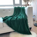 Miniatyrbilde 4 av 5: Flanell-teppe med pompom-frynser - Lett og koselig -
