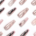Miniatyrbild 3 av 5: French Tip Nails Långt tryck på naglar Rosa Akrylnaglar Kista Fa