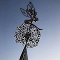Miniatyrbild 5 av 5: Blomsterfe dansar med maskrosfe