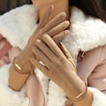 Miniatyrbillede 1 af 5: 1 PAR KHAKI Dame Vinter Lammeskind Ruskind Handsker Touch Screen Tynde Kasmir Varme Luffer