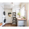 Miniatyrbillede 2 af 5: Rustik træskilt med påskriften \"Room Help Wanted\"